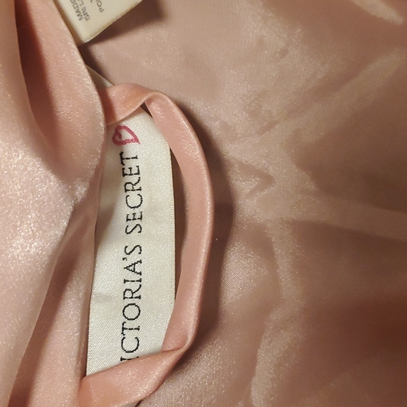 Victoria's Secret Robe - Picture 2 of 4